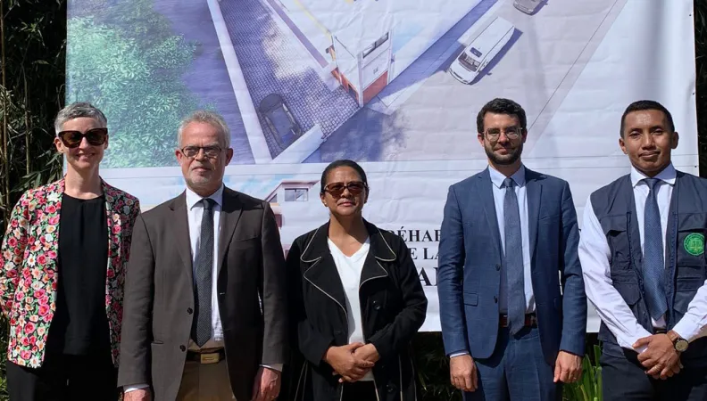 Pose  de première pierre de la prison  Maison centrale 