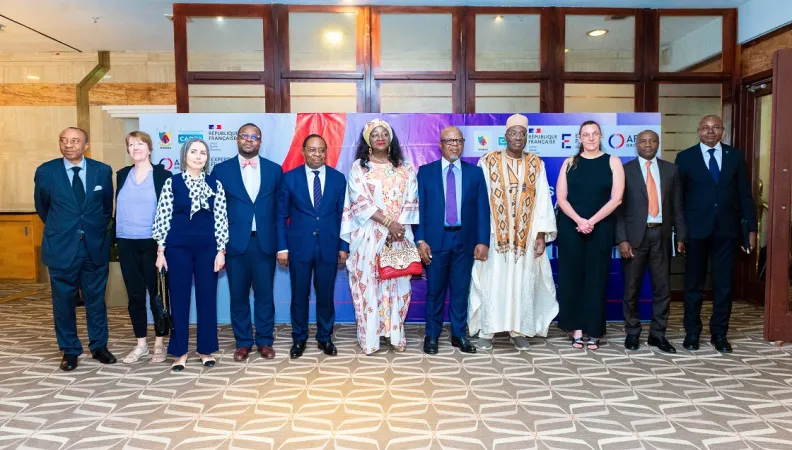Le Ministre déléguée au ministère de l’Economie et de la Planification du Territoire (MINEPAT) M. Paul TASONG NJUKANG, Madame le Ministre de l’habitat et du développement urbain (MINDHU) Mme Célestine Ketcha-Courtes, le Directeur adjoint de l’AFD au Cameroun